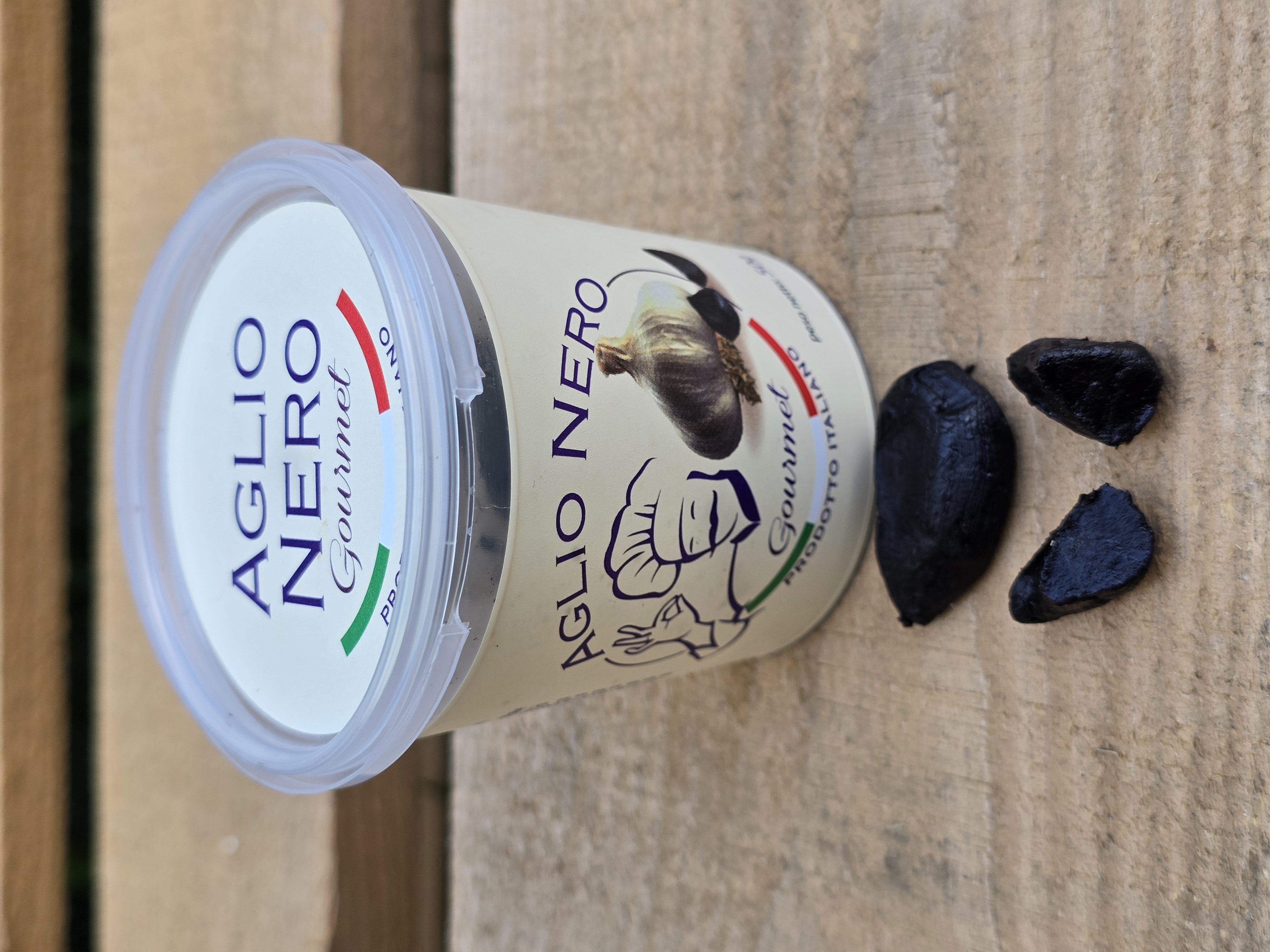 Aglio nero Delfanti, vaschetta e spicchi