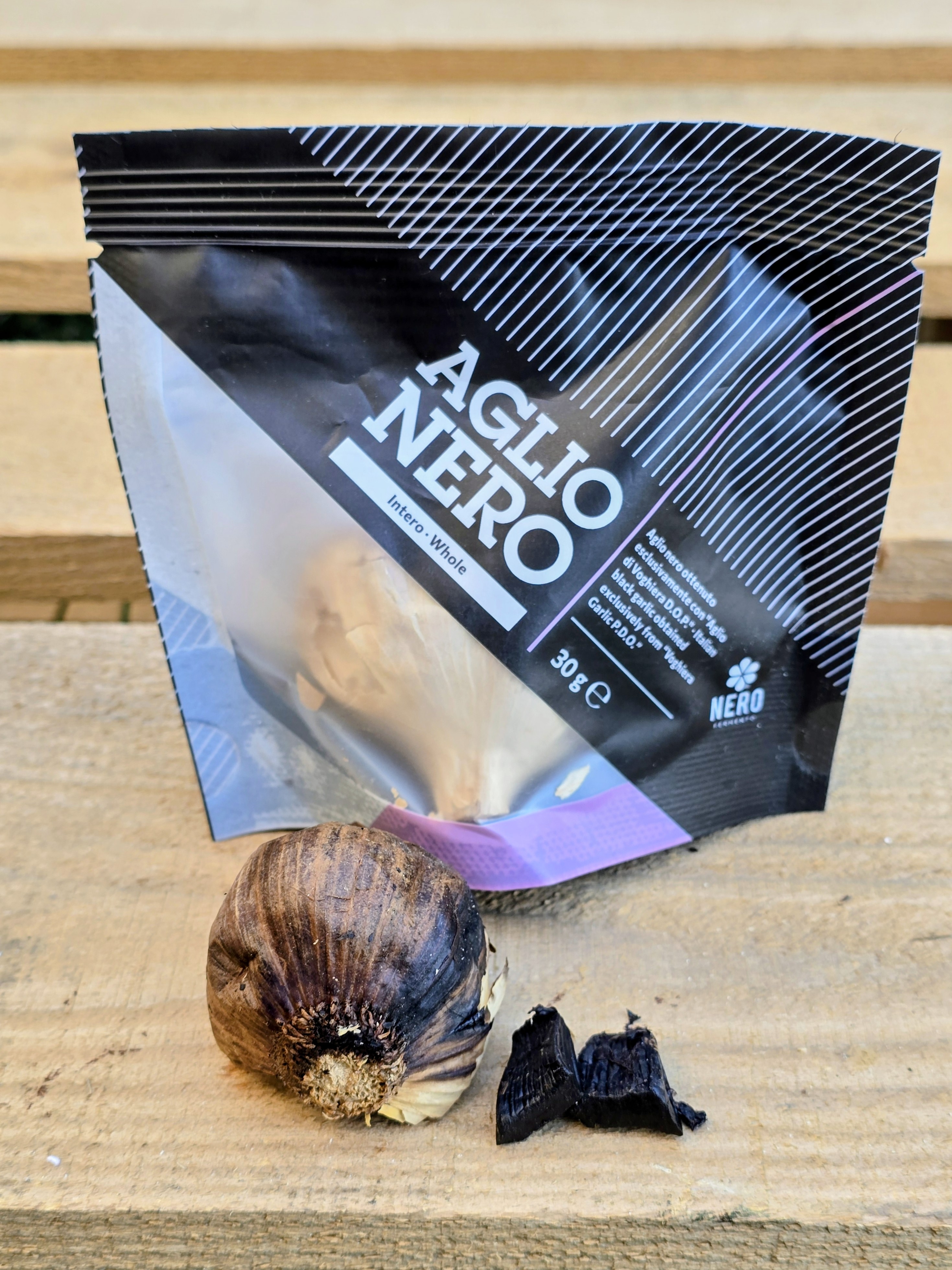 Aglio nero Nero Fermento da Aglio di Voghiera DOP, busta e bulbo